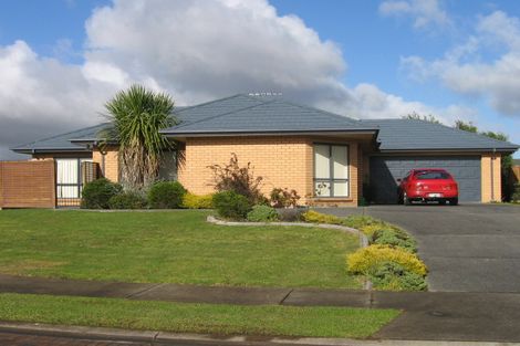 Photo of property in 13 Attymon Lane, East Tamaki, Auckland, 2016