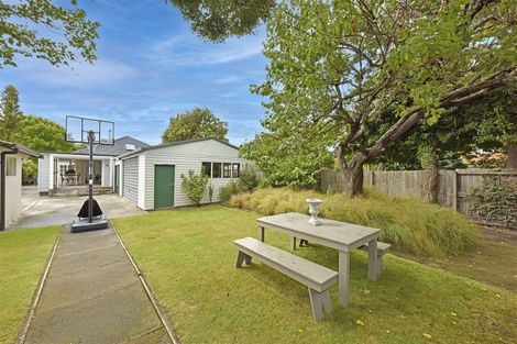Photo of property in 119 Avonhead Road, Avonhead, Christchurch, 8042