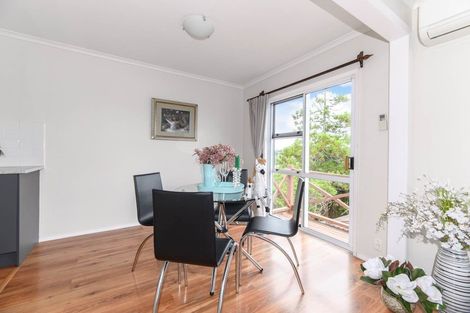 Photo of property in 10/26a Sunnynook Road, Sunnynook, Auckland, 0620