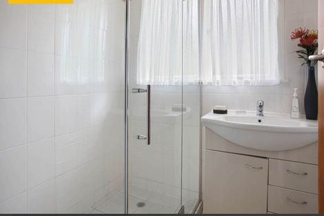 Photo of property in 70 Lake Road, Northcote, Auckland, 0627