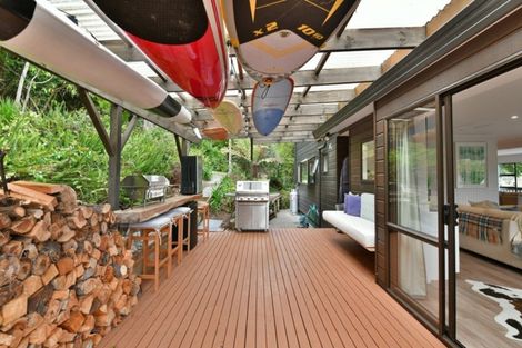 Photo of property in 258 Wade River Road, Wade Heads, Whangaparaoa, 0932