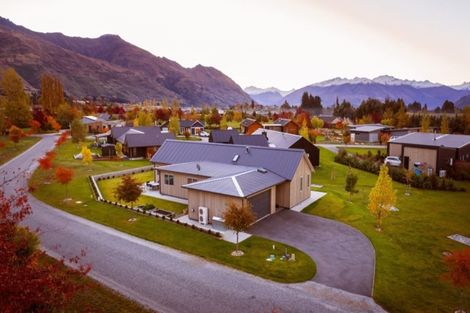 Photo of property in 1 Parkview Street, Wanaka, 9382