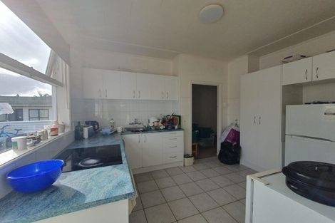 Photo of property in 2 Wattle Street, New Lynn, Auckland, 0600