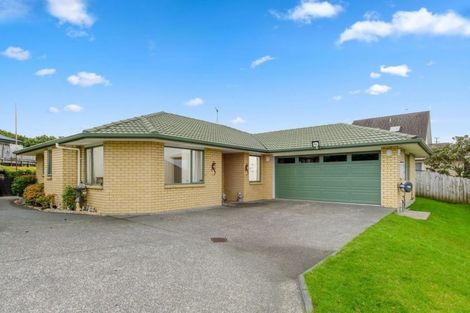 Photo of property in 14 Tauranga Place, Orewa, 0931