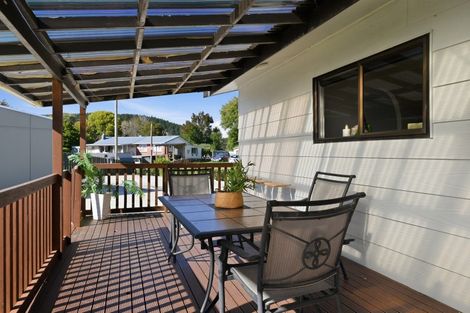Photo of property in 5 Ngareta Road, Mourea, Rotorua, 3074