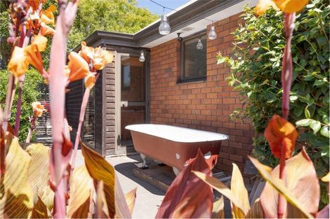 Photo of property in 75 Apsley Drive, Avonhead, Christchurch, 8042