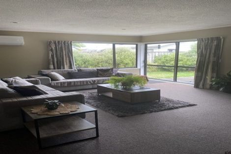 Photo of property in 22 Saint James Court, Paraparaumu, 5032