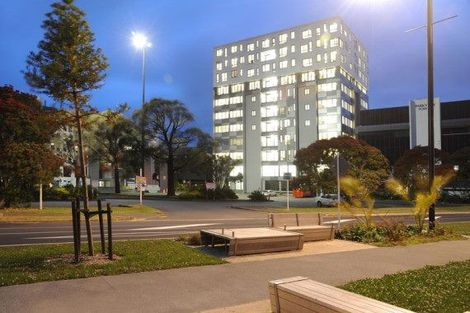 Photo of property in Twin Towers, 411/17 Putney Way, Manukau, Auckland, 2104