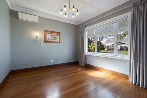 Photo of property in 41 Manapouri Crescent, Hokowhitu, Palmerston North, 4410