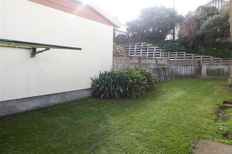 Photo of property in 2 Saint Leonard Street, Saint Johns Hill, Whanganui, 4501