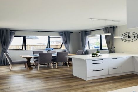 Photo of property in 2 Lavey Road, Flat Bush, Auckland, 2019