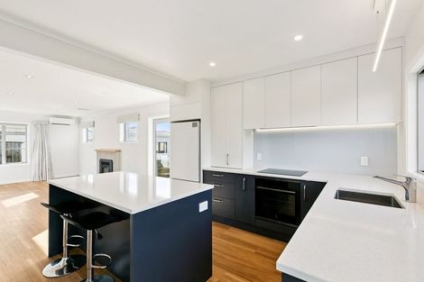 Photo of property in 86 Ruskin Road, Newlands, Wellington, 6037