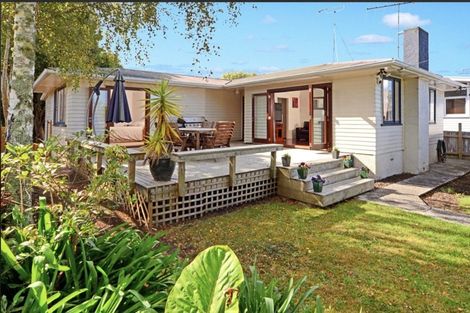 Photo of property in 121 Lancaster Road, Beach Haven, Auckland, 0626