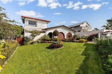 Photo of property in 258 Glamorgan Drive, Northcross, Auckland, 0630