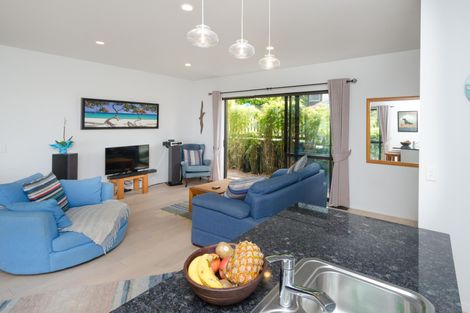 Photo of property in 24 Edgerton Road, Te Atatu Peninsula, Auckland, 0610