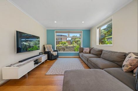 Photo of property in 9 Oawai Place, Marfell, New Plymouth, 4310
