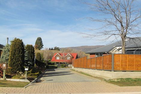 Photo of property in 27 Meadowstone Drive, Wanaka, 9305