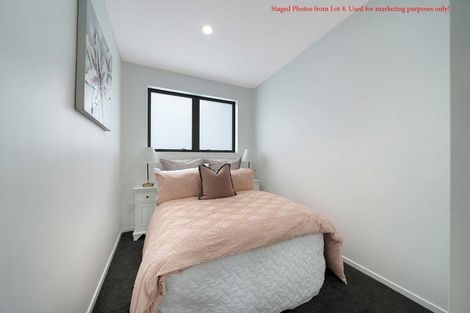 Photo of property in 2/13 Sarona Avenue, Glen Eden, Auckland, 0602