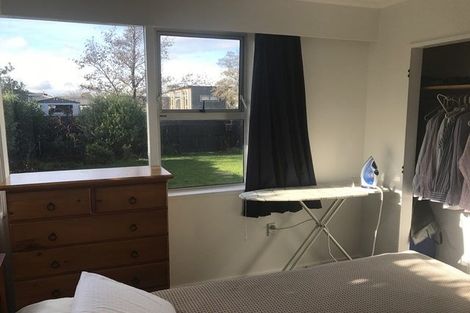 Photo of property in 4 Acacia Street, Kelvin Grove, Palmerston North, 4414