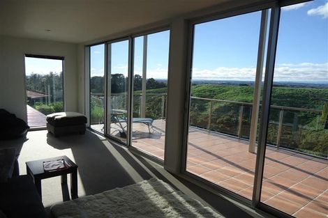 Photo of property in 37 Ruapehu Drive, Fitzherbert, Palmerston North, 4410