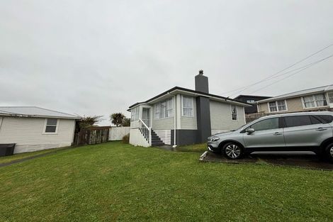 Photo of property in 5 Te Puke Street, Titahi Bay, Porirua, 5022