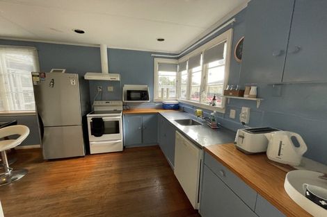 Photo of property in 23a Awanui Street, Merrilands, New Plymouth, 4312