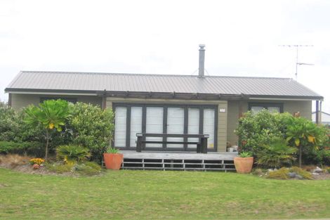 Photo of property in 121 Sands Crescent, Matarangi, Whitianga, 3592