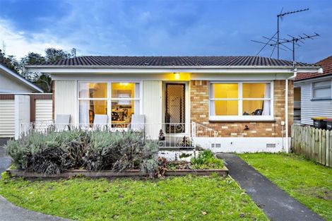 Photo of property in 2/54 East Street, Papakura, 2110