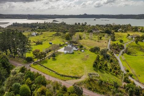 Photo of property in 70 Edmonds Road, Kerikeri, 0293