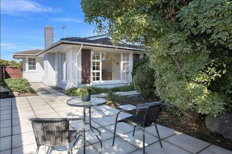 Photo of property in 2/200 Waimairi Road, Ilam, Christchurch, 8041