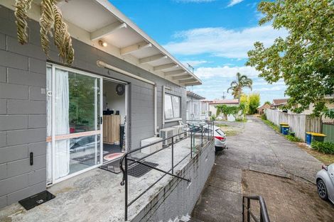 Photo of property in 4/92 Titirangi Road, New Lynn, Auckland, 0600