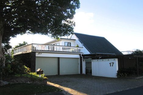 Photo of property in 17 Fleetwood Grove, Waikanae, 5036