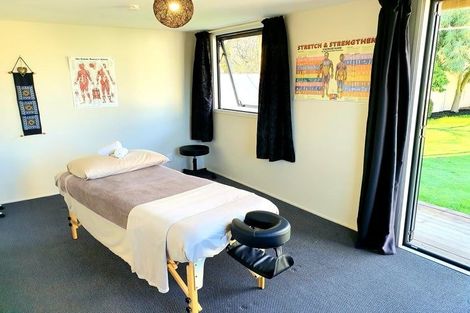 Photo of property in 10 Chilton Drive, Mairehau, Christchurch, 8052