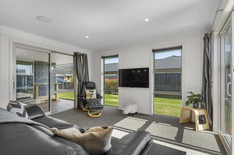 Photo of property in 16 Magnetic Place, Cromwell, 9310