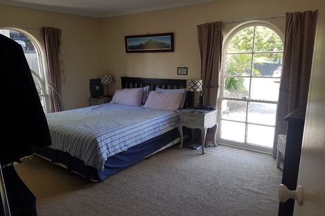 Photo of property in 8 Himalaya Drive, Half Moon Bay, Auckland, 2012