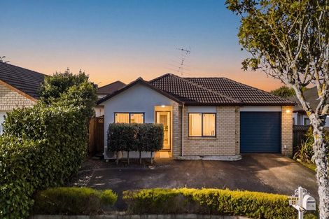 Photo of property in 37 Magic Way, Randwick Park, Auckland, 2105