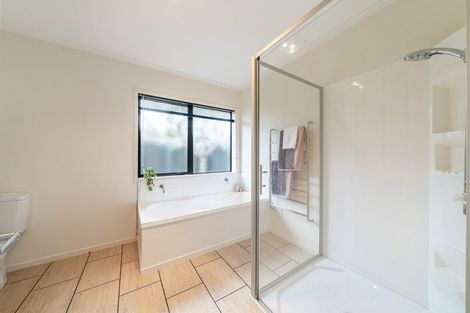 Photo of property in 48 Sunstone Crescent, Brown Owl, Upper Hutt, 5018