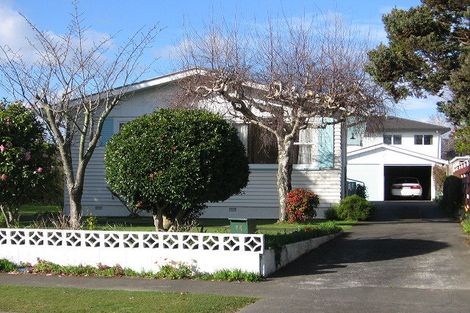 Photo of property in 64 Newcastle Street, Hokowhitu, Palmerston North, 4410