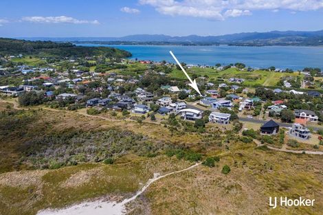 Photo of property in 30 Papaunahi Road, Bowentown, Waihi Beach, 3177