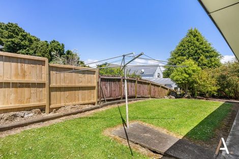 Photo of property in 4 Kingsclere Place, Goodwood Heights, Auckland, 2105