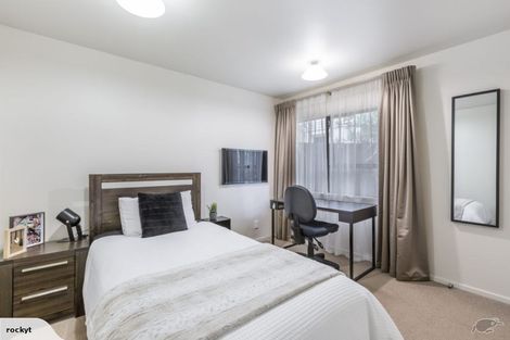 Photo of property in 2/660 Beach Road, Browns Bay, Auckland, 0630