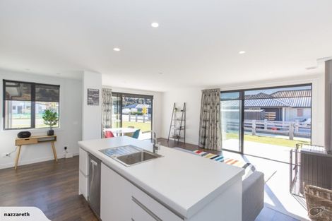 Photo of property in 22 Wabler Lane, Albert Town, Wanaka, 9305