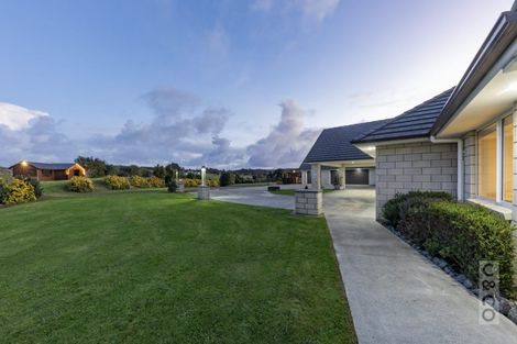 Photo of property in 1242 State Highway 16, Waimauku, 0883