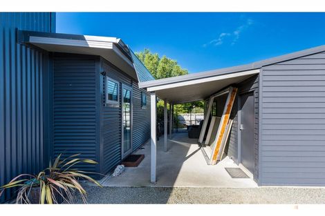 Photo of property in 84 Timaru Road, Waimate, 7924