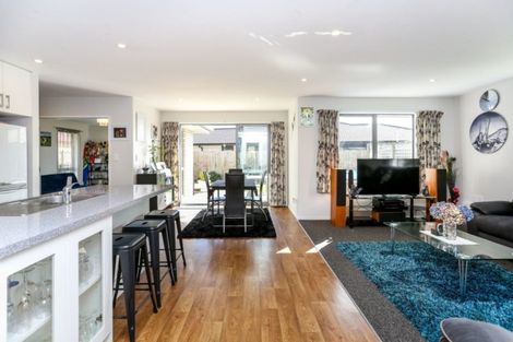 Photo of property in 15a Frederick Place, Whalers Gate, New Plymouth, 4310