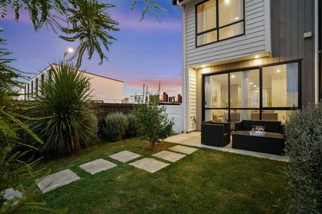 Photo of property in 25 Walsh Road, Papakura, 2110