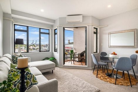 Photo of property in 1b/4 Fleet Street, Devonport, Auckland, 0624