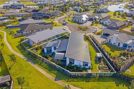 Photo of property in 20 Roseberry Place, Whitianga, 3510