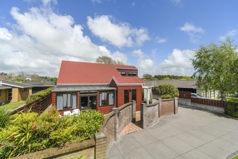 Photo of property in 16 Akaroa Avenue, Awapuni, Palmerston North, 4412