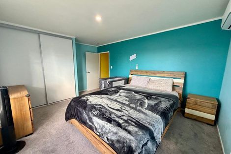 Photo of property in 2/47 Archibald Road, Kelston, Auckland, 0602